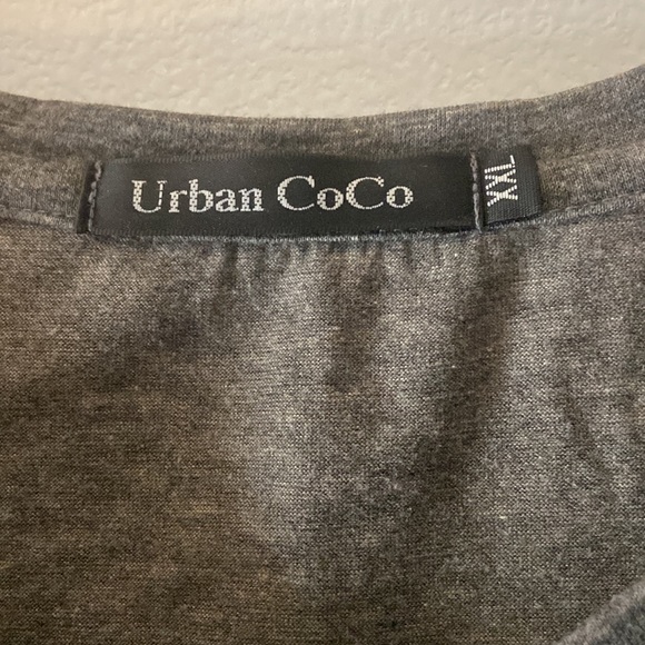 Women’s top - Picture 2 of 3